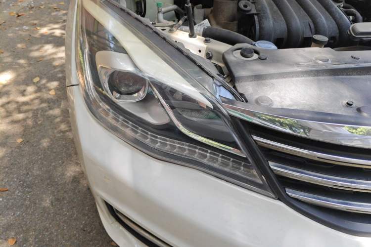 Used Dongfeng Aeolus A60 2016 1.6L Automatic Luxury Model Right Front Headlight