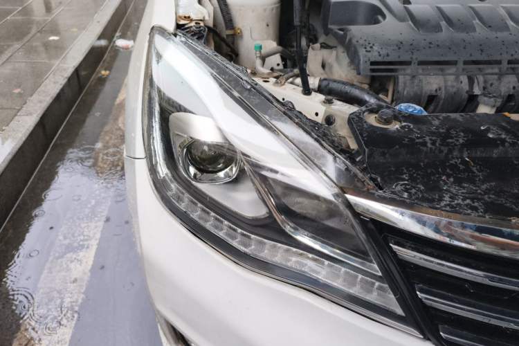 Used Dongfeng Aeolus A60 2016 1.6L Automatic Luxury Model Right Front Headlight