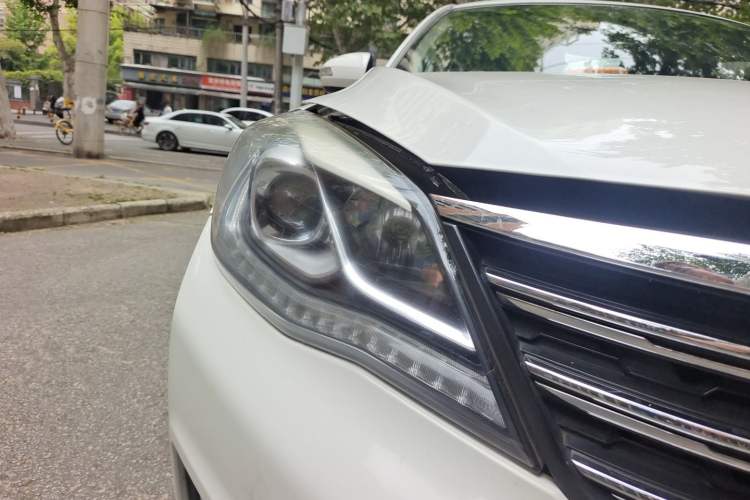 Used Dongfeng Aeolus A60 2016 1.6L Automatic Luxury Model Right Front Headlight