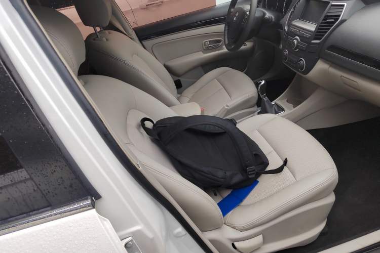 Used Dongfeng Aeolus A60 2016 1.5L Manual Luxury Version Right Front Seat