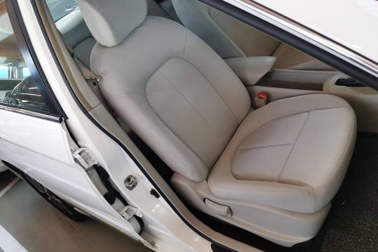 Used Dongfeng Aeolus A60 2016 1.6L Automatic Luxury Model Right Front Seat