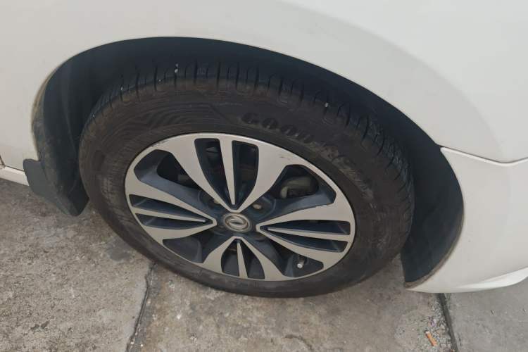 Used Dongfeng Aeolus A60 2016 1.6L Automatic Luxury Model Right Front Wheel Hub