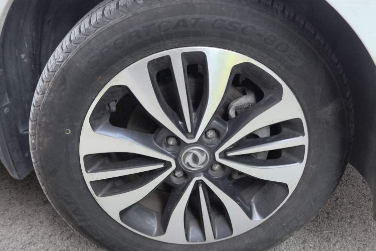 Used Dongfeng Aeolus A60 2016 1.5L Manual Luxury Model Right Front Wheel Hub