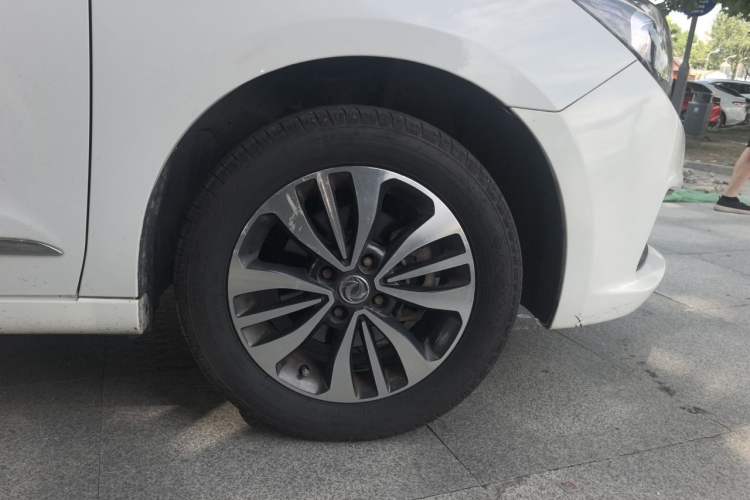 Used Dongfeng Aeolus A60 2016 1.5L Manual Luxury Model Right Front Wheel Hub