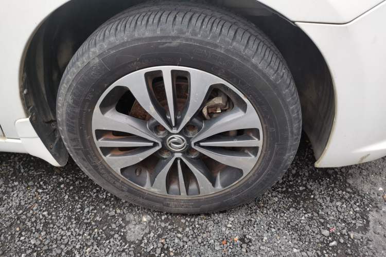 Used Dongfeng Aeolus A60 2016 1.6L Automatic Luxury Model Right Front Wheel Hub