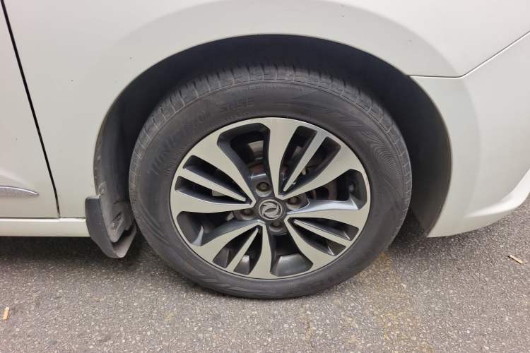 Used Dongfeng Aeolus A60 2016 1.6L Automatic Luxury Model Right Front Wheel Hub