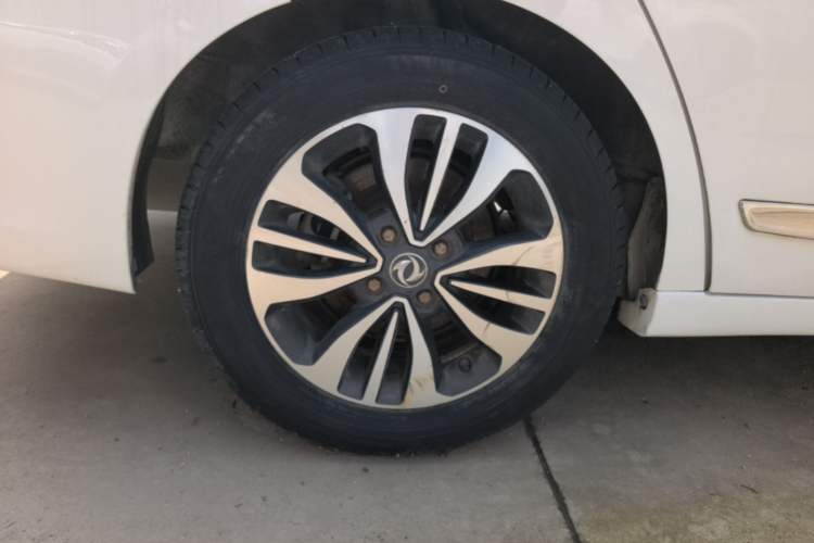Used Dongfeng Aeolus A60 2016 1.6L Automatic Luxury Model Right Rear Wheel Hub
