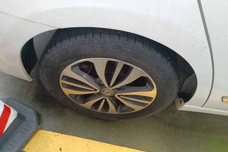 Used Dongfeng Aeolus A60 2016 1.5L Manual Luxury Version Right Rear Wheel Hub