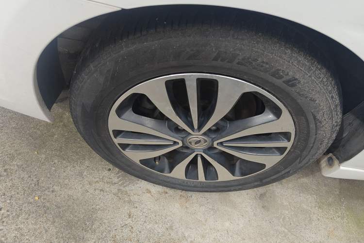 Used Dongfeng Aeolus A60 2016 1.5L Automatic Luxury Version Right Rear Wheel Hub