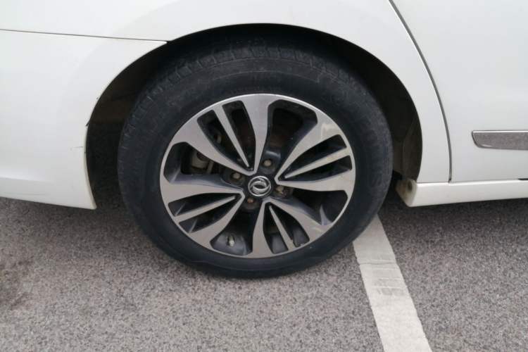 Used Dongfeng Aeolus A60 2016 1.6L Automatic Luxury Model Right Rear Wheel Hub