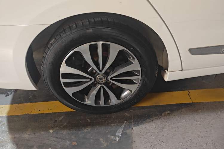 Used Dongfeng Aeolus A60 2016 1.6L Automatic Luxury Model Right Rear Wheel Hub
