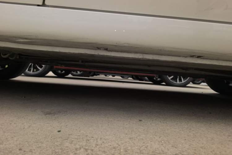 Used Dongfeng Aeolus A60 2016 1.6L Automatic Luxury Model Right Side Sill