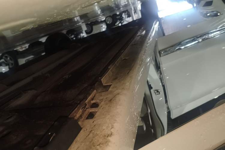 Used Dongfeng Aeolus A60 2016 1.5L Manual Luxury Version Right Side Sill