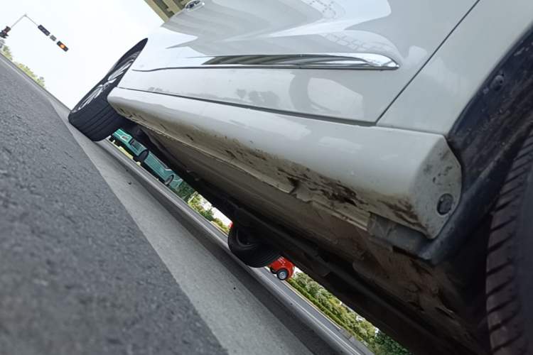 Used Dongfeng Aeolus A60 2016 1.5L Manual Luxury Model Right Side Sill