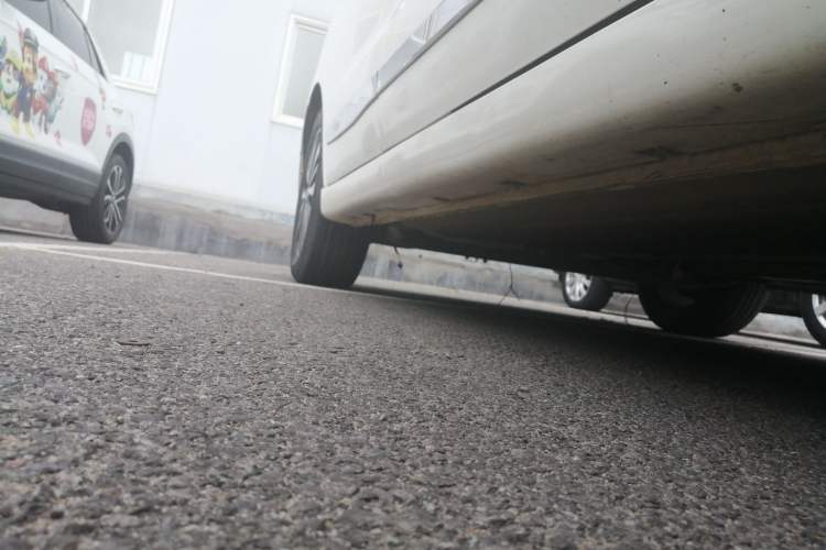 Used Dongfeng Aeolus A60 2016 1.6L Automatic Luxury Model Right Side Sill