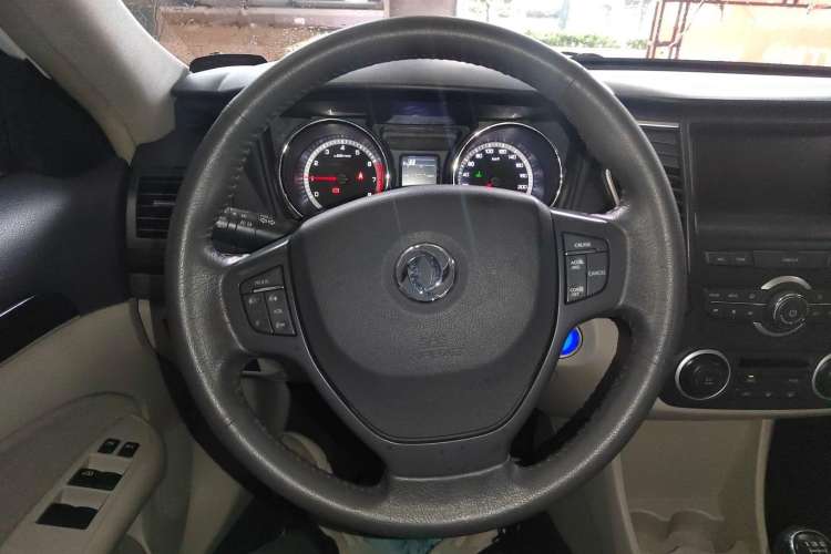 Used Dongfeng Aeolus A60 2016 1.5L Manual Luxury Version Steering Wheel