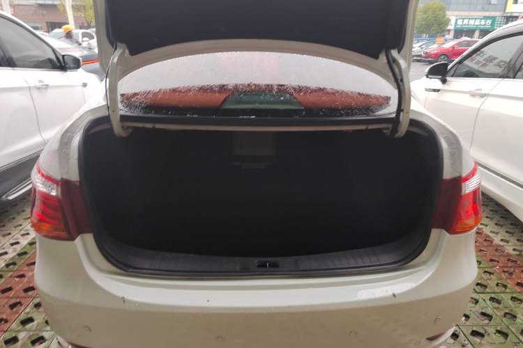 Used Dongfeng Aeolus A60 2016 1.5L Manual Luxury Version Trunk