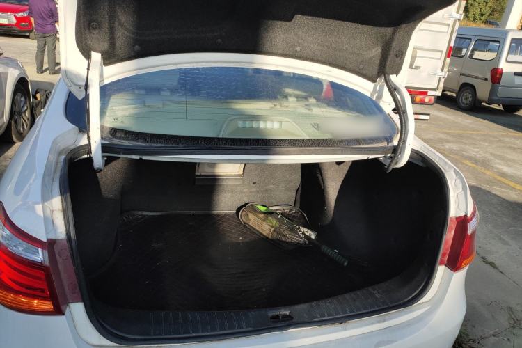 Used Dongfeng Aeolus A60 2016 1.6L DCT Luxury Edition Trunk