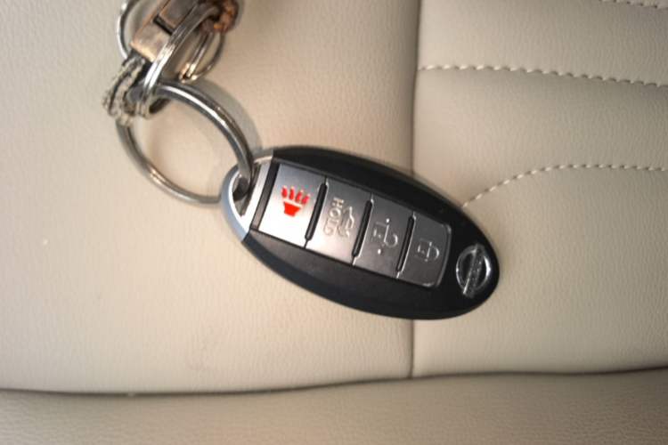 Used Dongfeng Aeolus A60 2016 1.6L Automatic Luxury Model Vehicle Key