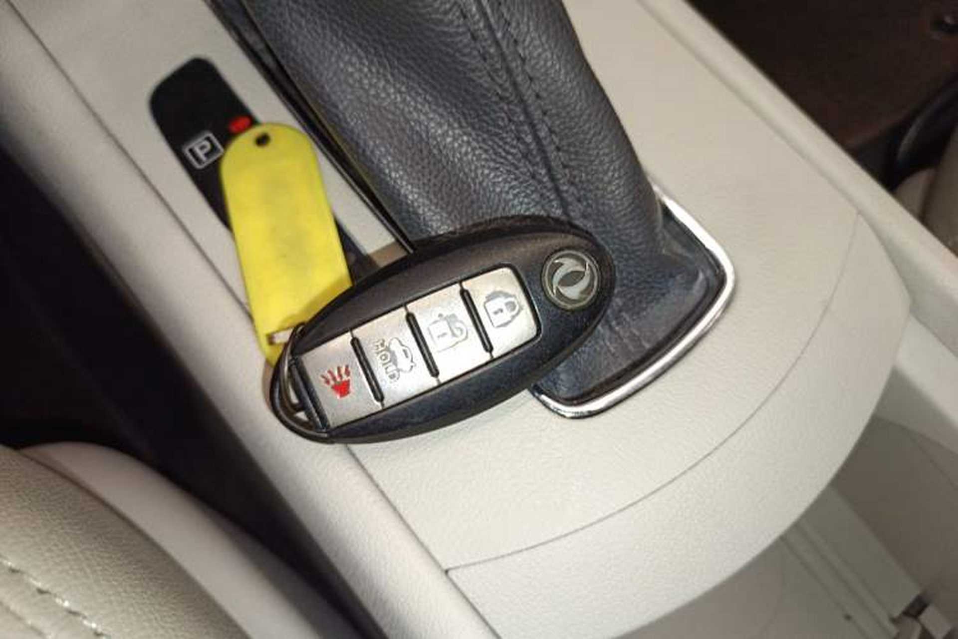 Used Dongfeng Aeolus A60 2016 1.6L Automatic Luxury Model Vehicle Key
