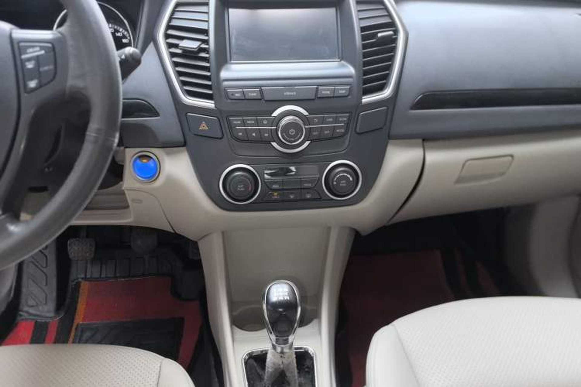 Used Dongfeng Aeolus A60 2016 1.5L Manual Luxury Version Audio And AC Panel