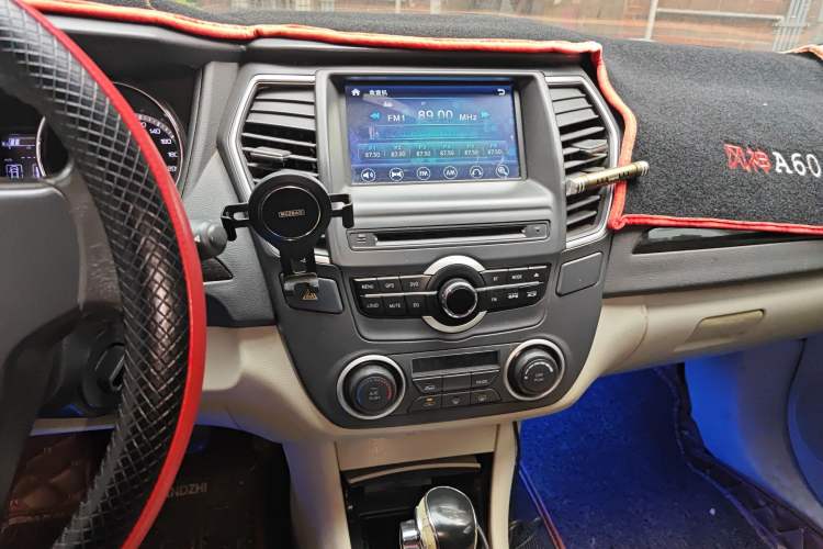 Used Dongfeng Aeolus A60 2016 1.6L Automatic Luxury Model Audio And AC Panel