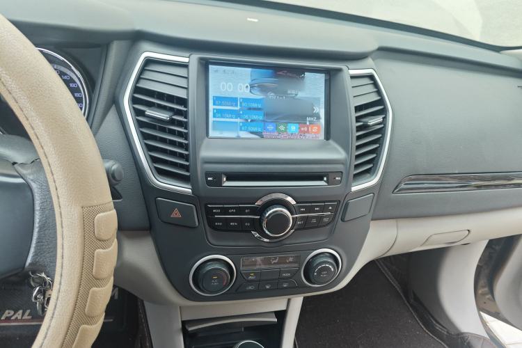 Used Dongfeng Aeolus A60 2016 1.6L Automatic Luxury Model Audio And AC Panel