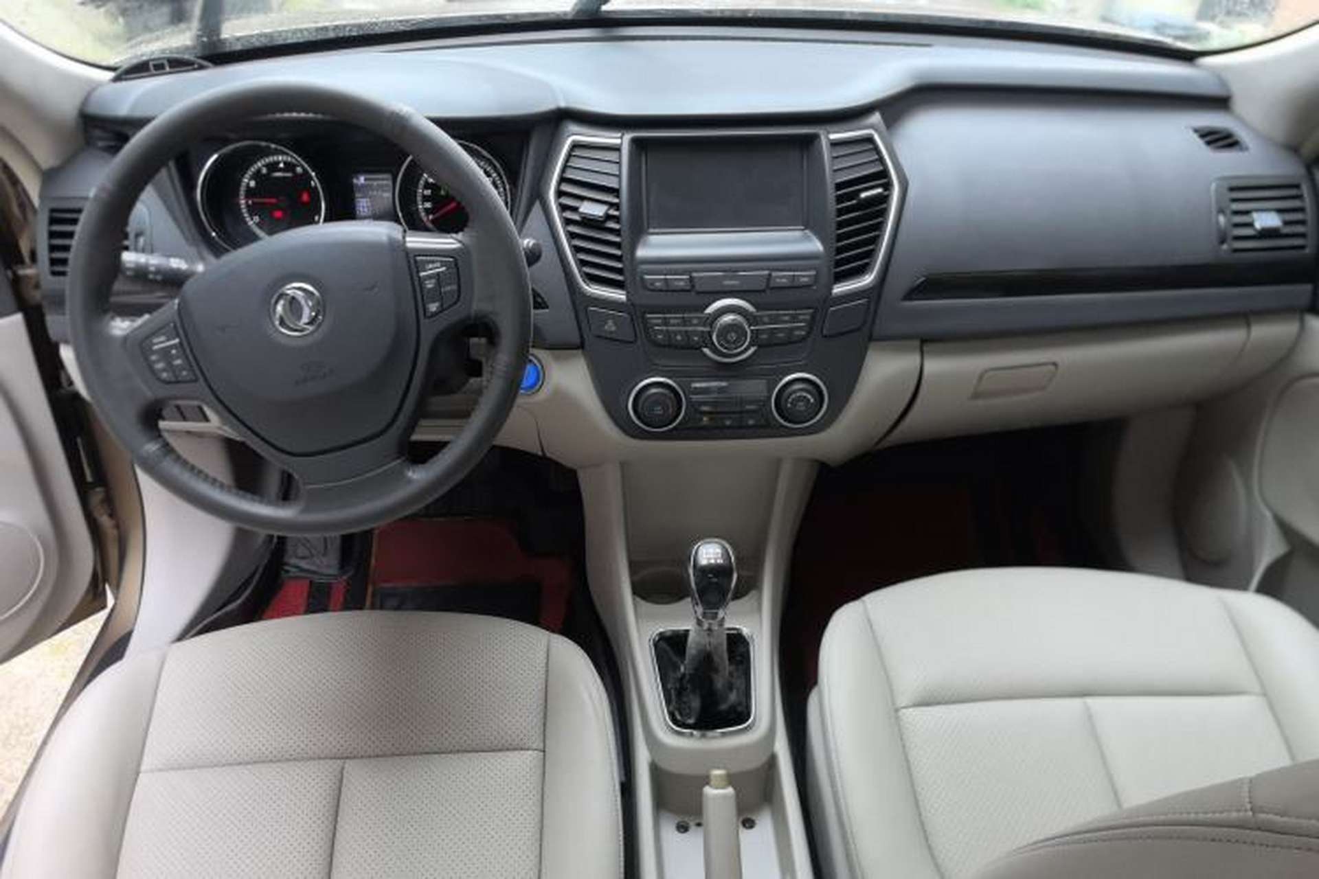 Used Dongfeng Aeolus A60 2016 1.5L Manual Luxury Version Center Console