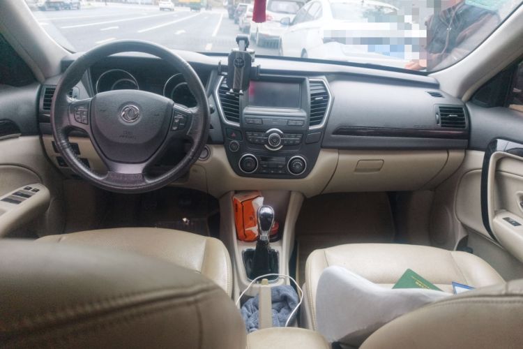 Used Dongfeng Aeolus A60 2016 1.5L Manual Luxury Version Center Console