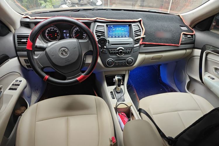 Used Dongfeng Aeolus A60 2016 1.6L Automatic Luxury Model Center Console