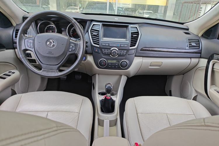 Used Dongfeng Aeolus A60 2016 1.5L Manual Luxury Version Center Console