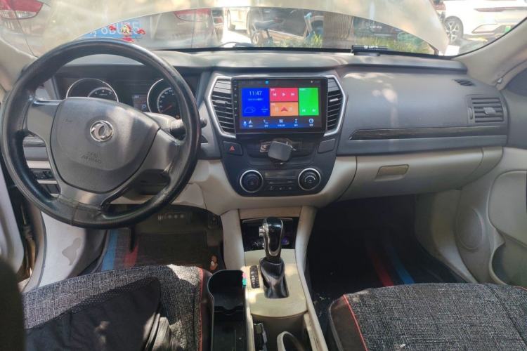 Used Dongfeng Aeolus A60 2016 1.6L Automatic Luxury Model Center Console