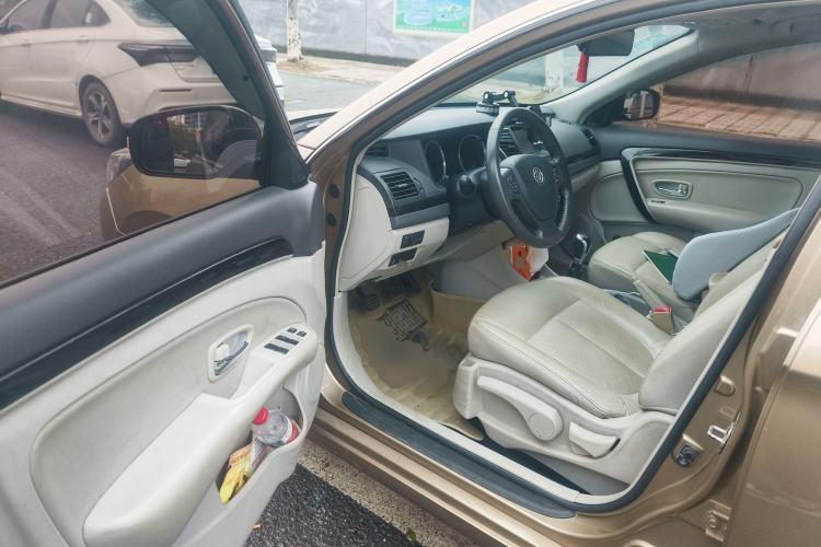Used Dongfeng Aeolus A60 2016 1.5L Manual Luxury Version Driver Seat
