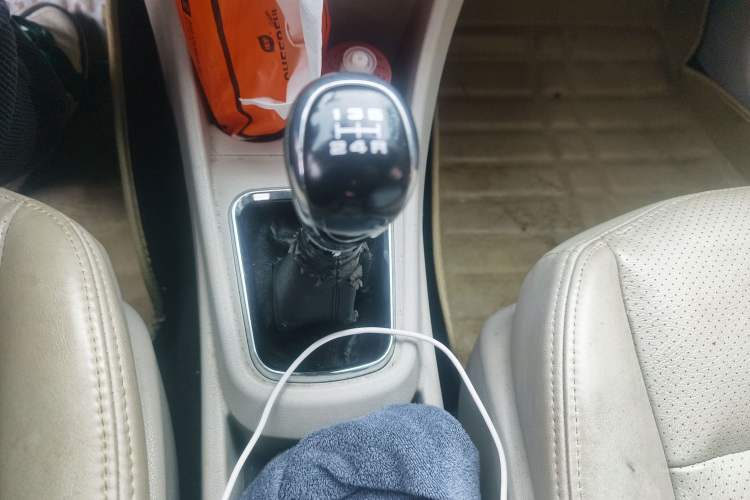 Used Dongfeng Aeolus A60 2016 1.5L Manual Luxury Version Gear Lever