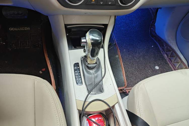 Used Dongfeng Aeolus A60 2016 1.6L Automatic Luxury Model Gear Lever