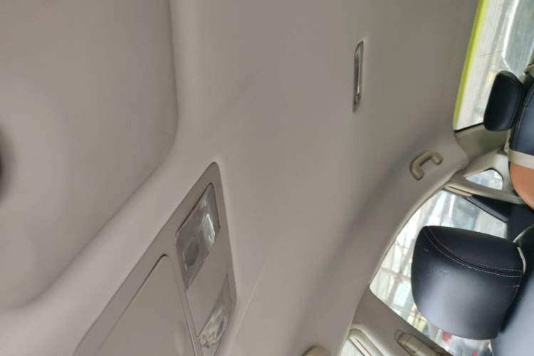 Used Dongfeng Aeolus A60 2016 1.6L Automatic Luxury Model Headliner