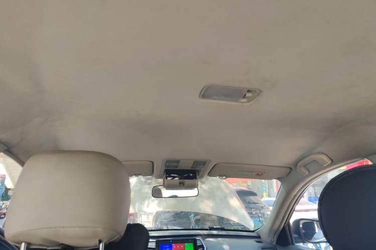 Used Dongfeng Aeolus A60 2016 1.6L Automatic Luxury Model Headliner