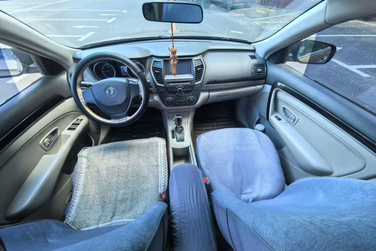 Used Dongfeng Aeolus A60 2016 1.6L Automatic Luxury Model Interior 2