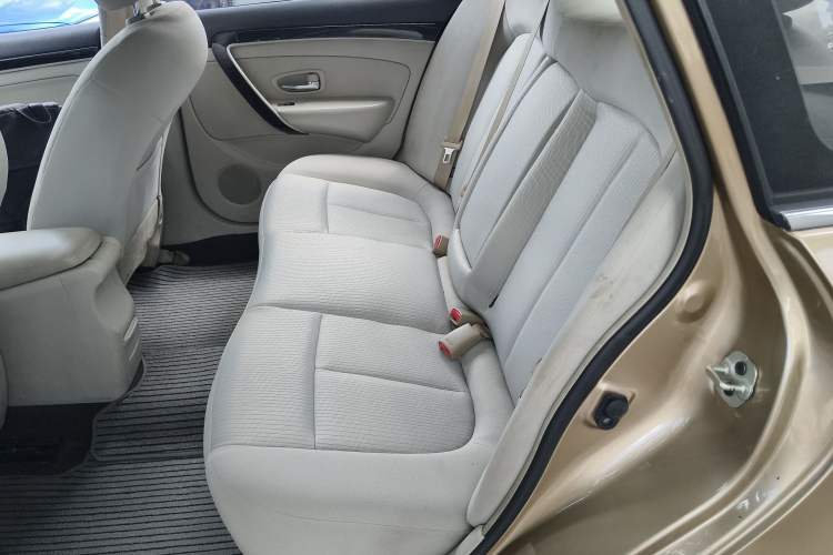 Used Dongfeng Aeolus A60 2016 1.6L Automatic Luxury Model Interior 4