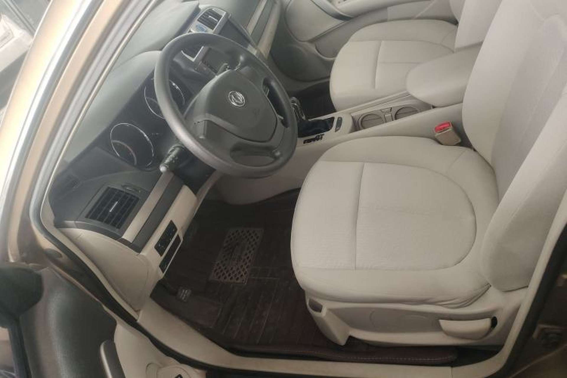 Used Dongfeng Aeolus A60 2016 1.5L Automatic Luxury Version Left Front Seat