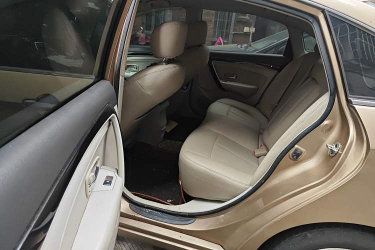 Used Dongfeng Aeolus A60 2016 1.6L Automatic Luxury Model Left Rear Seat