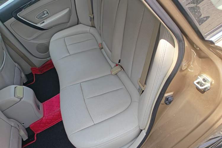 Used Dongfeng Aeolus A60 2016 1.5L Manual Luxury Version Left Rear Seat
