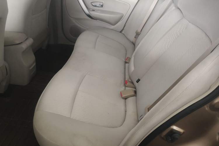 Used Dongfeng Aeolus A60 2016 1.5L Automatic Luxury Version Left Rear Seat