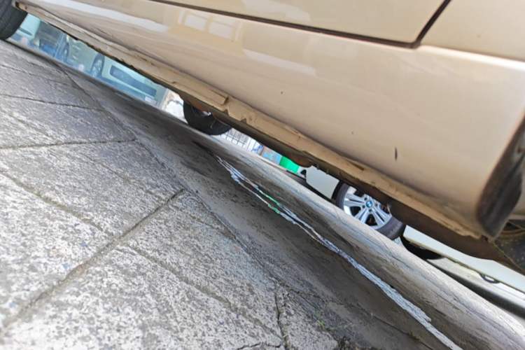 Used Dongfeng Aeolus A60 2016 1.5L Manual Luxury Version Left Side Sill
