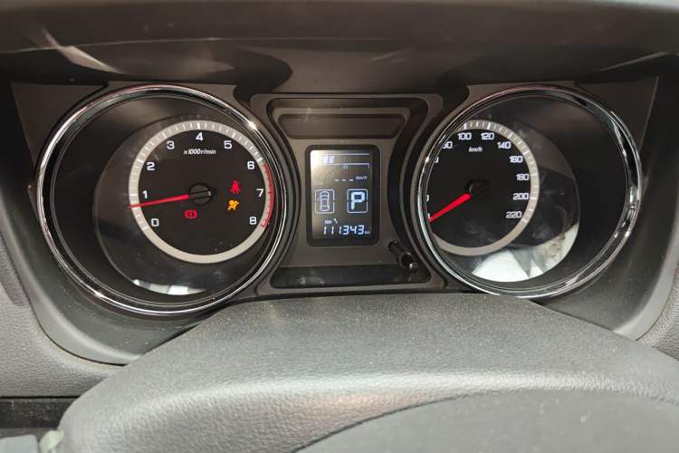 Used Dongfeng Aeolus A60 2016 1.6L Automatic Luxury Model Odometer Close Up