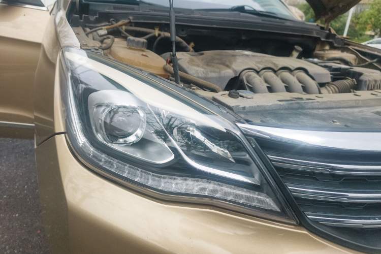 Used Dongfeng Aeolus A60 2016 1.5L Manual Luxury Version Right Front Headlight