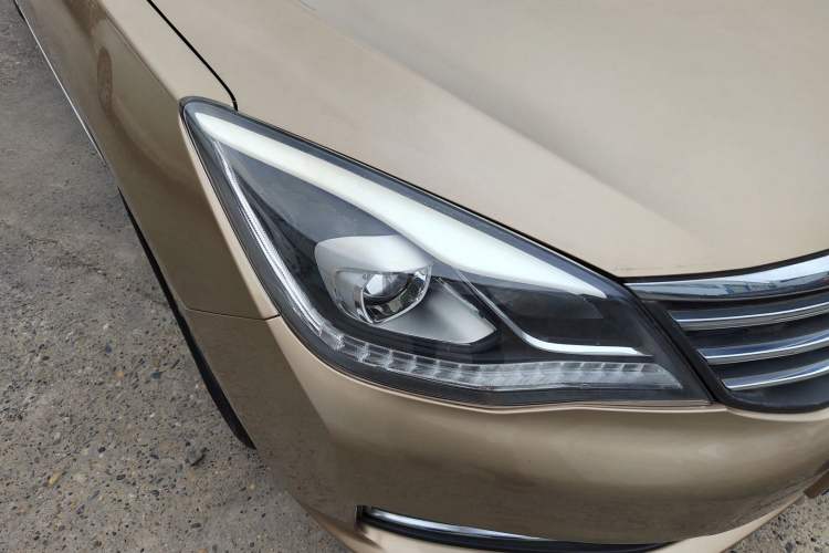 Used Dongfeng Aeolus A60 2016 1.5L Manual Luxury Version Right Front Headlight