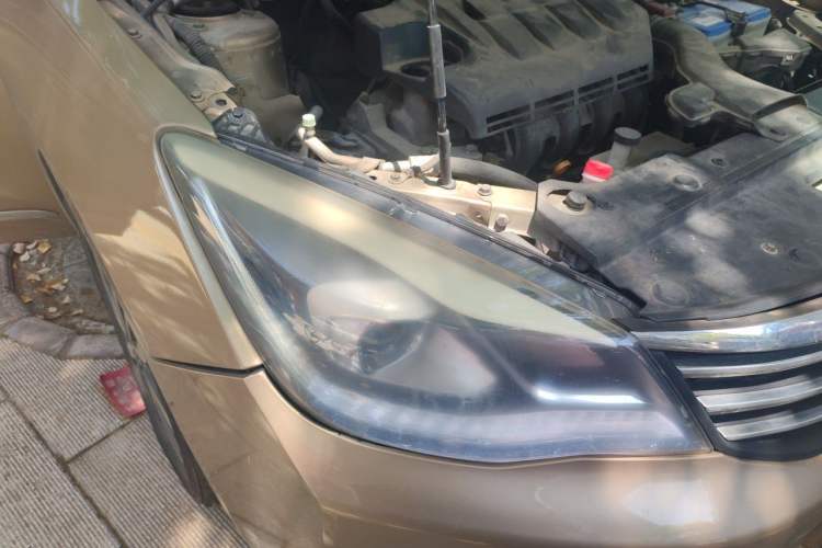 Used Dongfeng Aeolus A60 2016 1.6L Automatic Luxury Model Right Front Headlight
