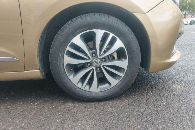 Used Dongfeng Aeolus A60 2016 1.5L Manual Luxury Version Right Front Wheel Hub