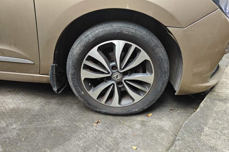Used Dongfeng Aeolus A60 2016 1.6L Automatic Luxury Model Right Front Wheel Hub
